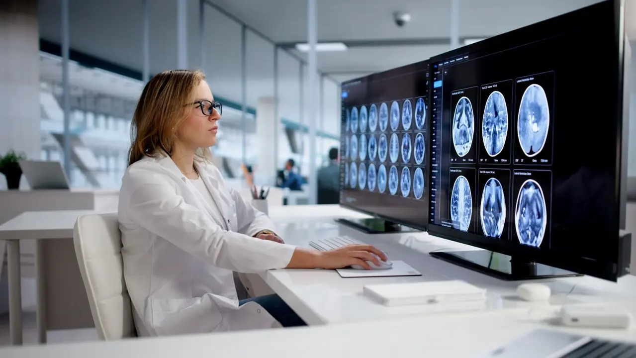 Andaluc&iacute;a crea nuevas categor&iacute;as en el SAS para compatibilizar asistencia e investigaci&oacute;n sanitaria