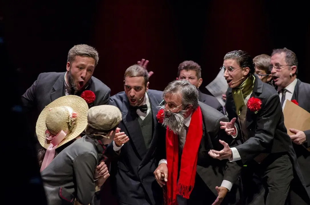 Escena de la representaci&oacute;n "Viento del Este" en el Teatro Villamarta de Jerez, por el grupo de teatro Dioniso | Noelia Herrera, de Jonocla Fotograf&iacute;a para MIRA Jerez