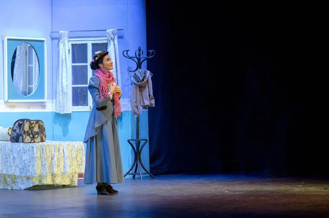Escena de la representaci&oacute;n "Viento del Este" en el Teatro Villamarta de Jerez, por el grupo de teatro Dioniso | Noelia Herrera, de Jonocla Fotograf&iacute;a para MIRA Jerez