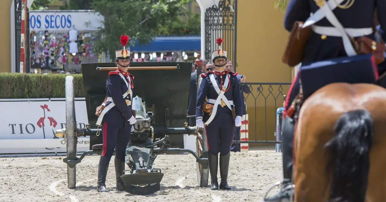 Guardia Real recoge el Caballo de Oro en Jerez | Noelia Herrera, de Jonocla Fotograf&iacute;a, para MIRA Jerez