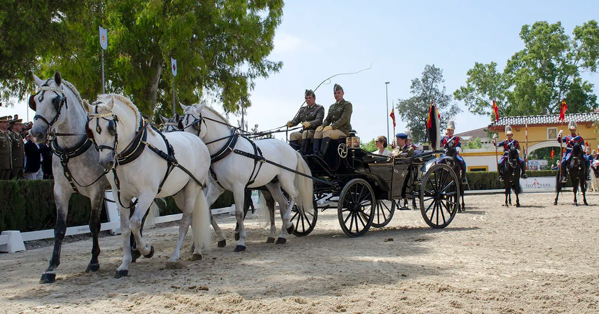 Guardia Real recoge el Caballo de Oro en Jerez | Noelia Herrera, de Jonocla Fotograf&iacute;a, para MIRA Jerez