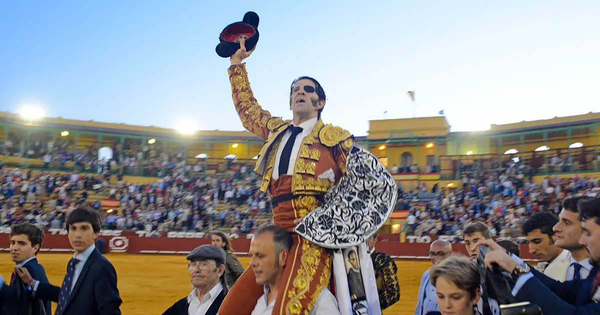 Juan Jos&eacute; Padilla a hombros - Feria del Caballo 2018 | Froil&aacute;n Solis para elMIRA.es