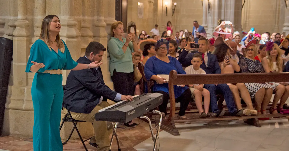 Enlace de Ezequiel Ben&iacute;tez con M&ordf; &Aacute;ngeles en Santiago - Jonocla Fotograf&iacute;a para elMIRA.es