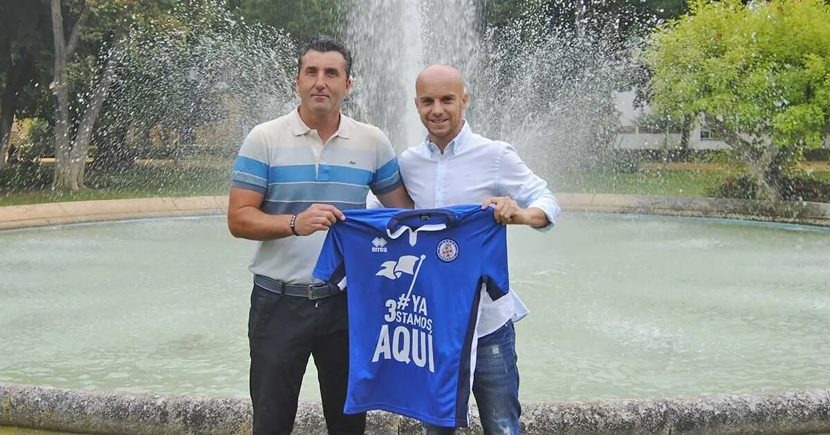 Presentaci&oacute;n de Javi Casares como nuevo jugador del Xerez Deportivo FC | Foto de Manuel Jes&uacute;s Ruiz