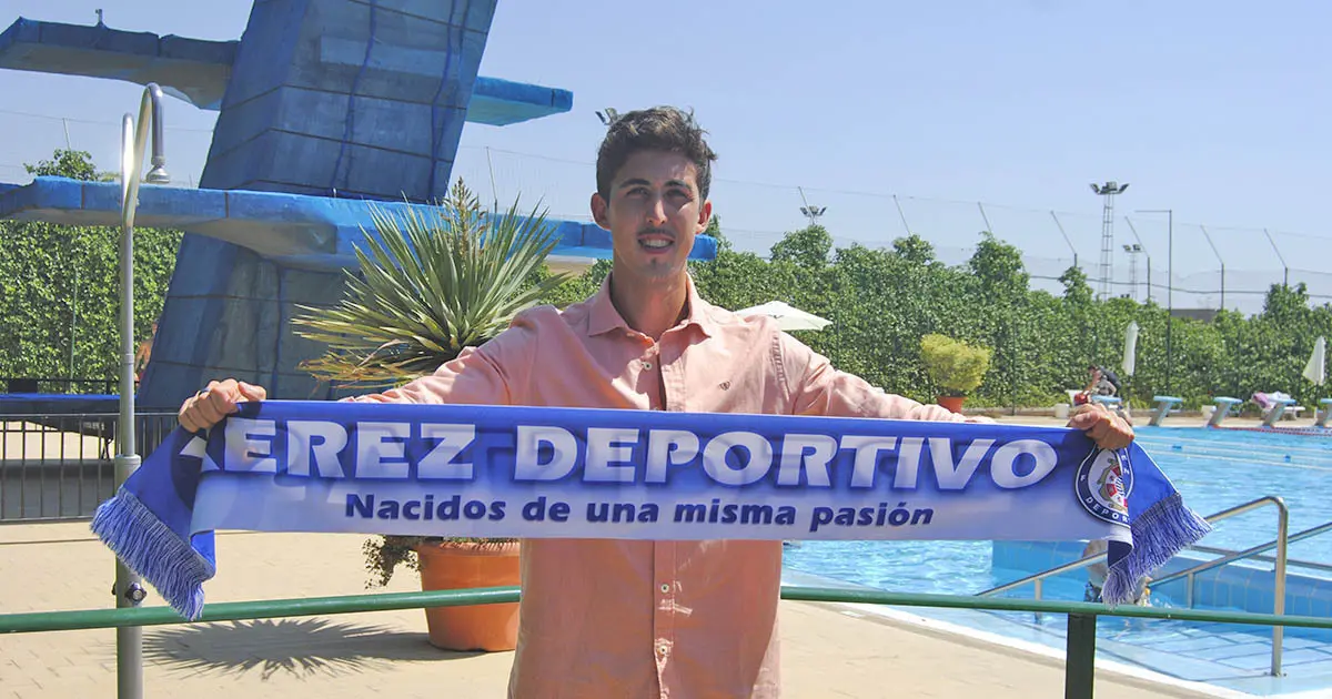 Presentaci&oacute;n de Marcelo Villa&ccedil;a como nuevo jugador del Xerez Deportivo FC | Foto de Manuel Jes&uacute;s Ruiz