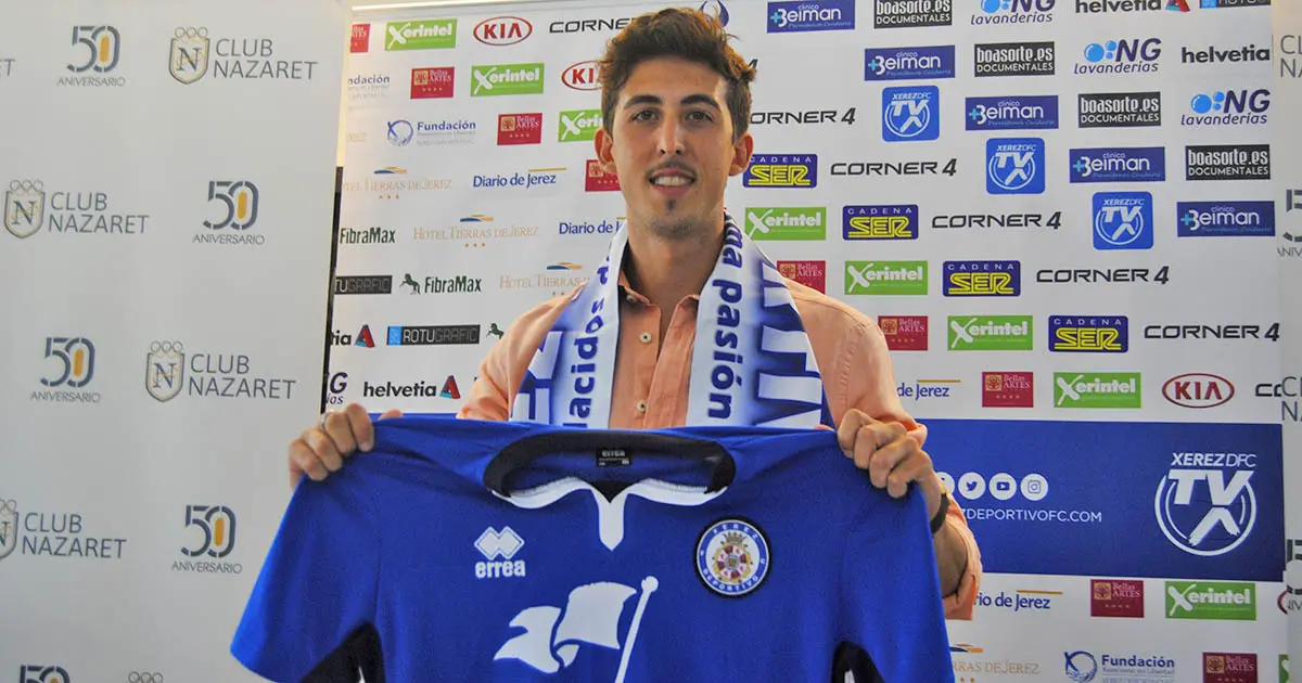 Presentaci&oacute;n de Marcelo Villa&ccedil;a como nuevo jugador del Xerez Deportivo FC | Foto de Manuel Jes&uacute;s Ruiz