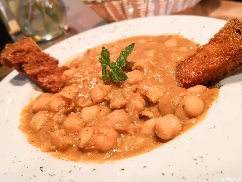 Guiso casero de garbanzos