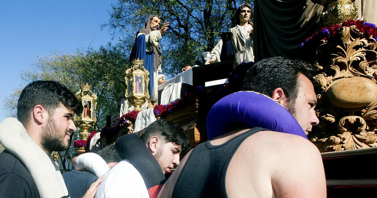 Costaleros Hermandad-de-Bondad-y-Misericordia-Jueves-de-Pasi&oacute;n-Semana-Santa-Jerez-2017 | JC Corchado