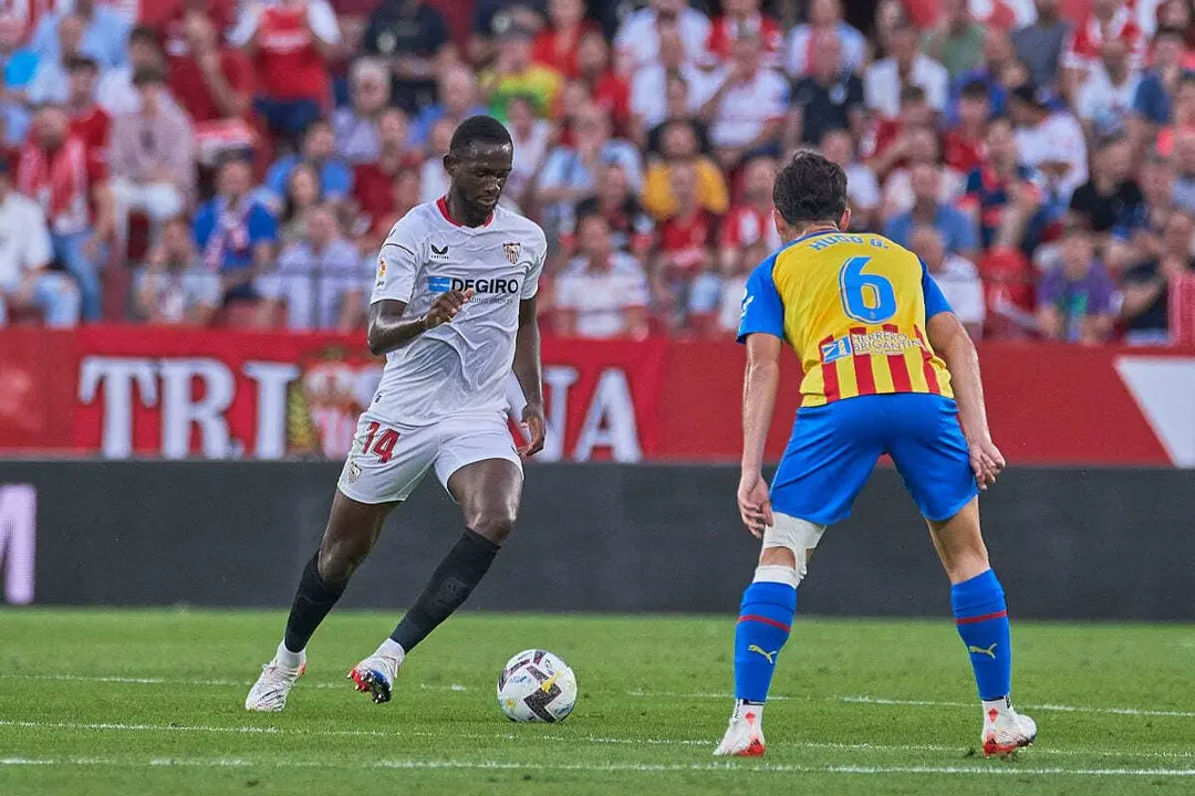 Nianzou en el Sevilla FC - Valencia CF | Salvador L&oacute;pez Medina para El MIRA