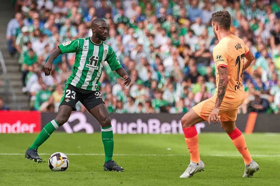 Sabaly en el Real Betis - Atl&eacute;tico de Madrid | Salvador L&oacute;pez Medina para El MIRA