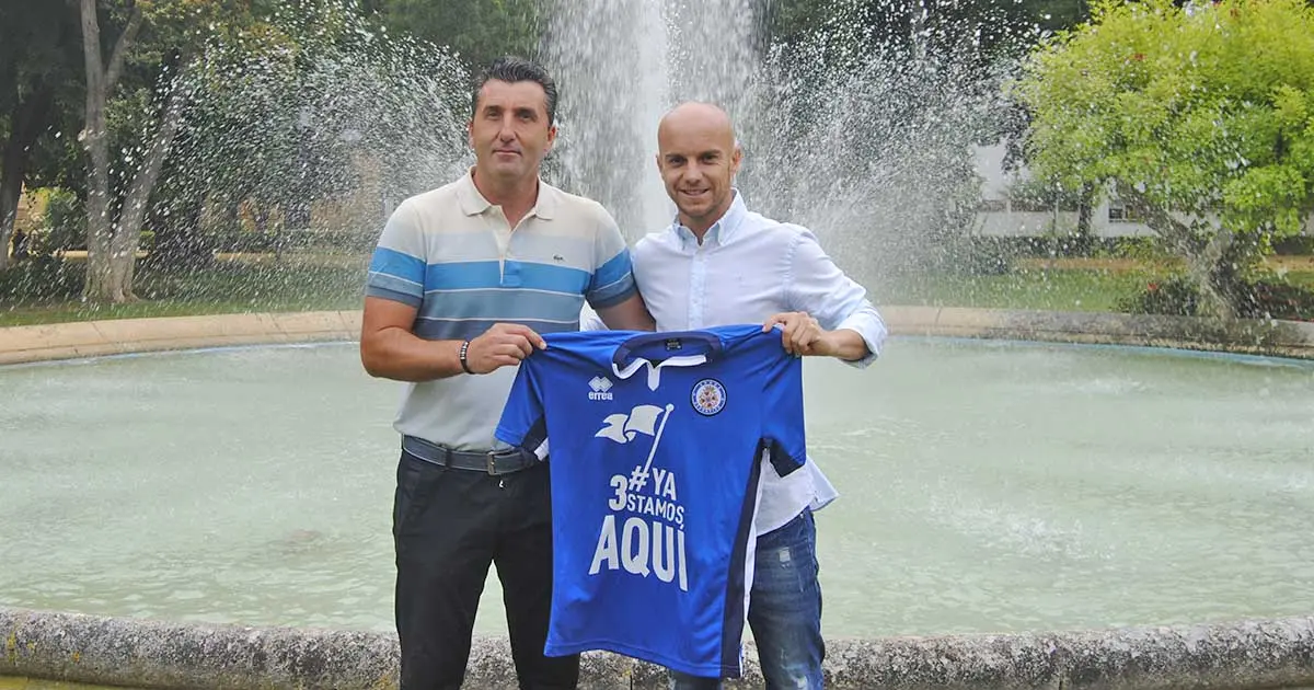 Presentaci&oacute;n de Javi Casares como nuevo jugador del Xerez Deportivo FC | Foto de Manuel Jes&uacute;s Ruiz