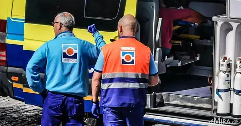 Ambulancia durante un accidente de tr&aacute;fico