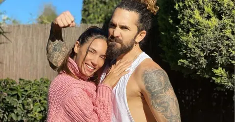 India Mart&iacute;nez junto a su pareja, Ismael V&aacute;zquez