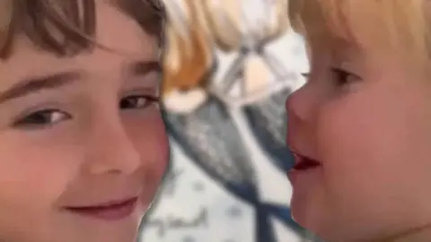 Anna y Olivia son representadas como sirenas por Madebycarol