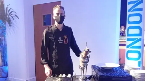 Juan Carlos Garrido cortador de jam&oacute;n 2