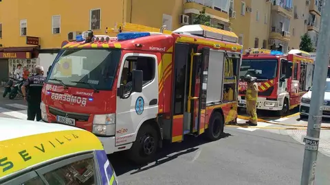 Incendio en calle Niebla (Sevilla)