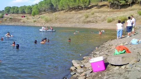 Playa del Tamujoso de Ba&ntilde;os de la Encina, en Ja&eacute;n | Foto de Blog Mis propias Cosas (mispropiascosas.blogspot.com)