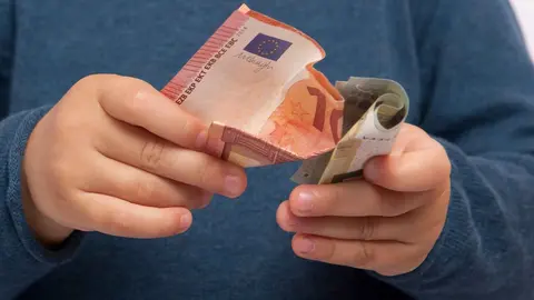 Apalean a un ni&ntilde;o de 10 a&ntilde;os para que les de dinero hasta conseguir 7.000 euros en Almer&iacute;a