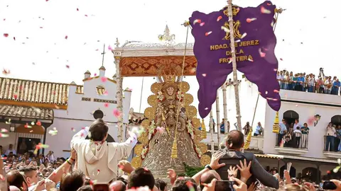 La Virgen del Roc&iacute;o frente a la Hermandad de Jerez | Cristo Garc&iacute;a