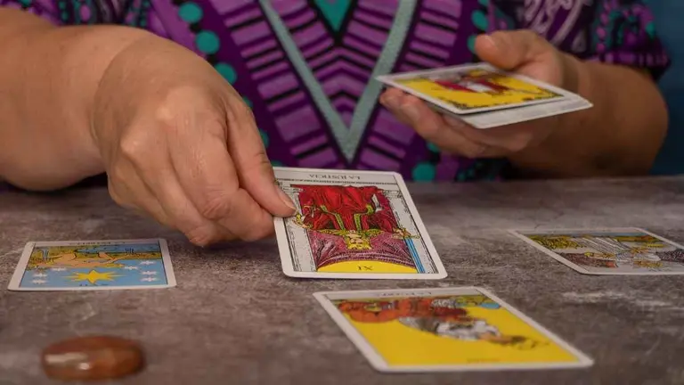 Tarot 806 barato y fiable con minutos de regalo