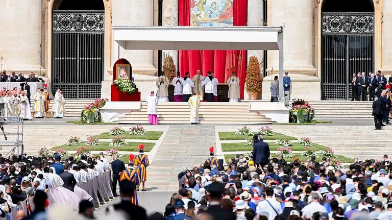 Le&oacute;n XIV ha inaugurado oficialmente su Pontificado | Salvador L&oacute;pez Medina