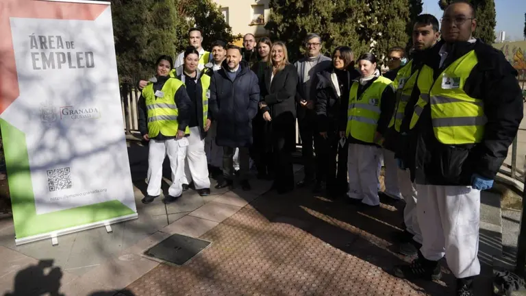 12 j&oacute;venes de entre 18 y 29 a&ntilde;os ya trabajan mejorando espacios p&uacute;blicos en Granada