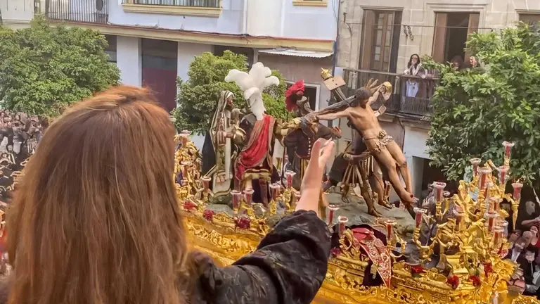 Saeta de Lidia Hern&aacute;ndez al Cristo de la Exaltaci&oacute;n