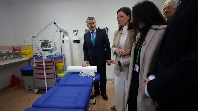 Antonio Sanz inaugura el nuevo centro de salud de Camposoto