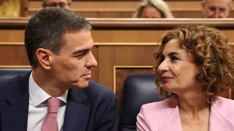Pedro S&aacute;nchez volver&aacute; a rescatar a Mar&iacute;a Jes&uacute;s Montero seg&uacute;n Juanma Moreno