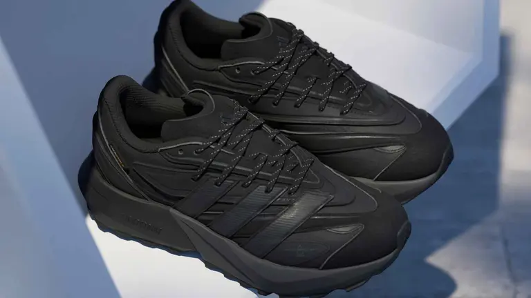 Adidas comienza una temporada de rebajas poniendo al confort en el foco de atenci&oacute;n con modelos como estas Lightblaze ATR o las Ultradream DNA