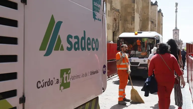 Un cami&oacute;n de Sadeco en C&oacute;rdoba