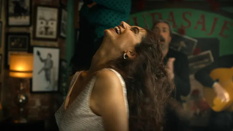 Escena de la serie Berl&iacute;n en el Tabanco El Pasaje