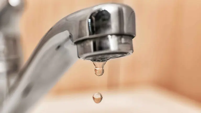 Cuatro municipios de M&aacute;laga restringen el agua por el estado de los acu&iacute;feros