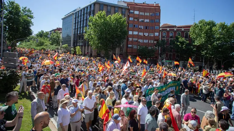 40.000 personas piden en Madrid la dimisi&oacute;n de Pedro S&aacute;nchez
