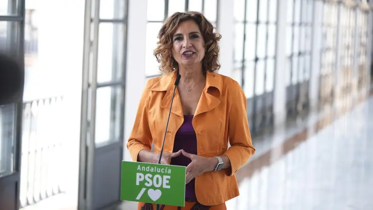 Montero renunciar&aacute; al Congreso el 11 de junio para ejercer la oposici&oacute;n a Juanma Moreno