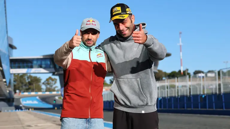 Miguel Oliveira y Danilo Petrucci, pilotos de SBK en el Circuito de Jerez | WSBK