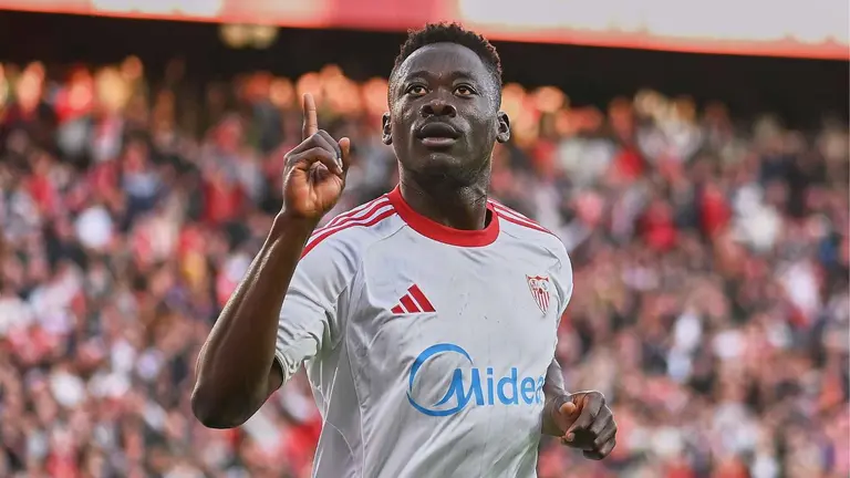 Akor Adams celebra su gol en el Sevilla FC - Rayo Vallecano | Salvador L&oacute;pez Medina