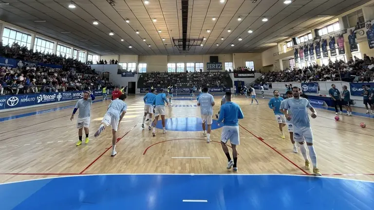 Xerez Toyota Nimauto en el polideportivo Ruiz Mateos
