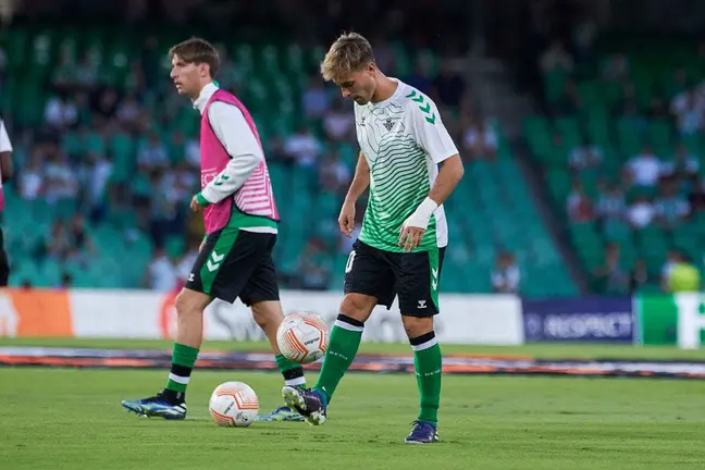Canales en el calentamiento del Real Betis - Ludogorets | Salvador López para El MIRA