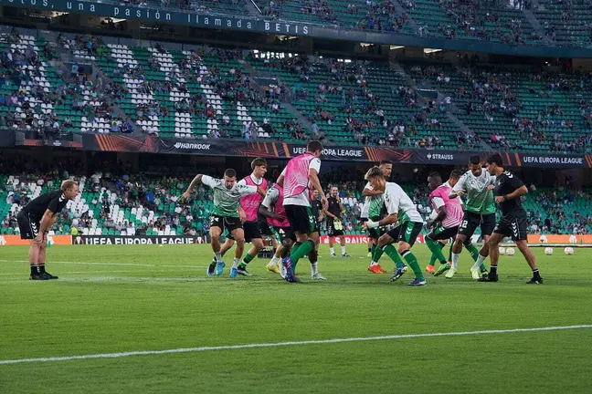 Calentamiento del Real Betis - Ludogorets | Salvador López para El MIRA