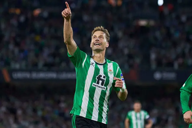 Sergio Canales celebra su gol Real Betis - Ludogorets | Salvador López para El MIRA