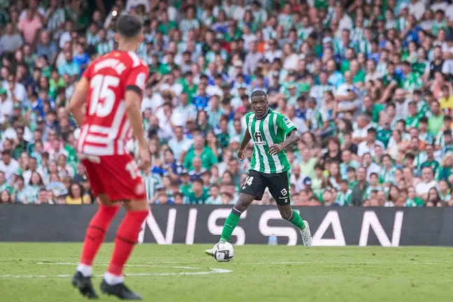 William Carvalho en el Real Betis - Girona | Salvador López para El MIRA