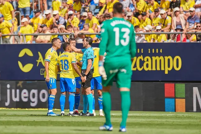 Cádiz CF - Girona FC | Salvador López Medina para El MIRA