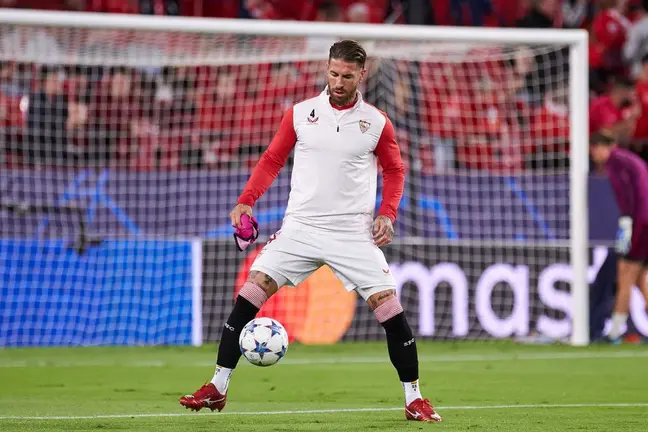 Sergio Ramos en el calentamiento del Sevilla FC - Arsenal | Foto: Salvador López para El MIRA