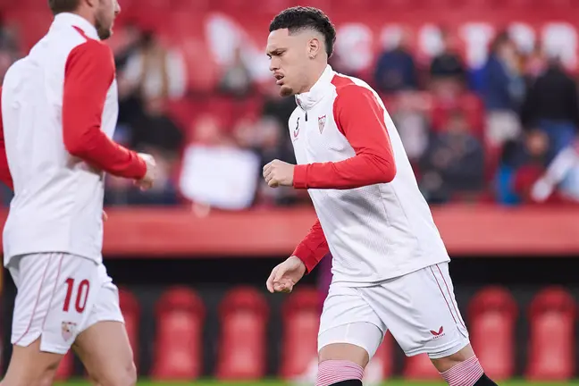Lucas Ocampos en el calentamiento del Sevilla FC - Getafe | Salvador López Medina para El MIRA