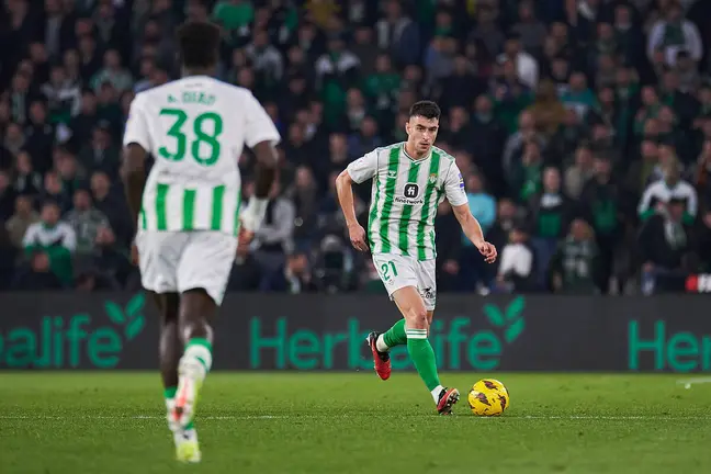 Marc Roca en el Real Betis - Granada CF | Salvador López Medina para El MIRA