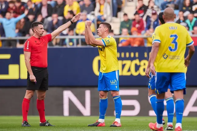 Penalti en el Cádiz CF - Valencia CF | Salvador López Medina para El MIRA