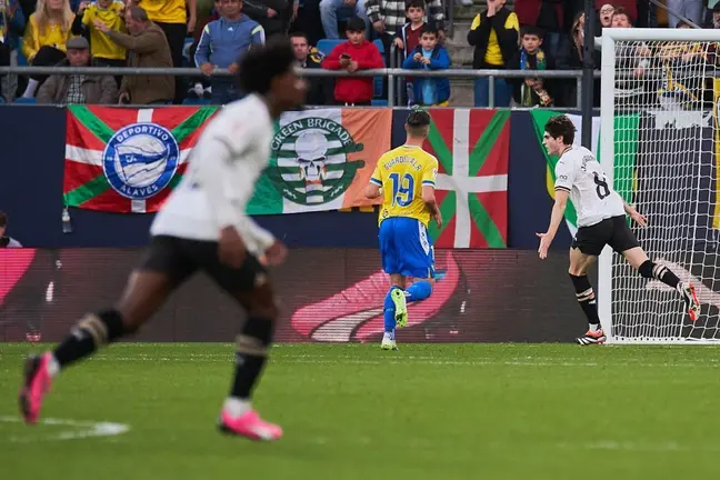Gol de Javi Guerra en el Cádiz CF - Valencia CF | Salvador López Medina para El MIRA