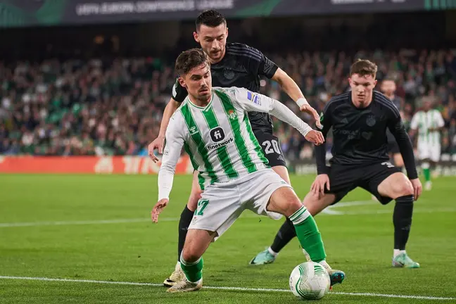 Rodri en el Real Betis - Dinamo Zagreb | Salvador López Medina para El MIRA