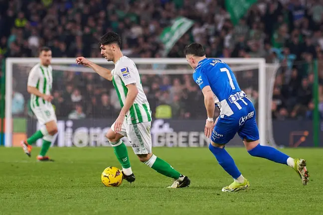 Johnny Cardoso en el Real Betis - Deportivo Alavés | Salvador López Medina para El MIRA